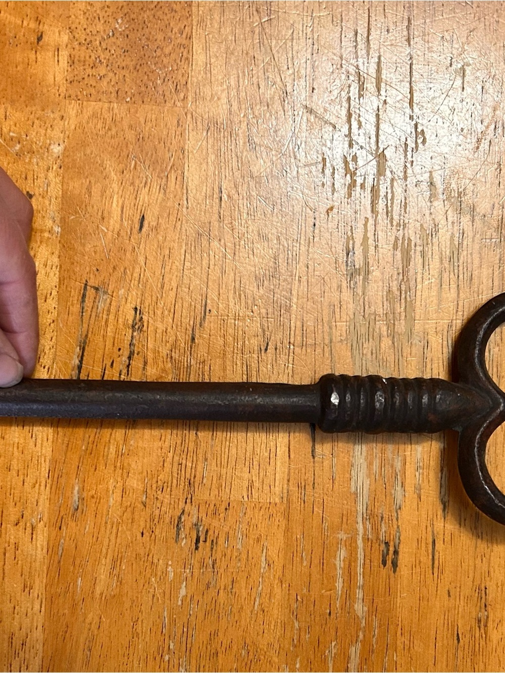 Black/Rust Iron Vintage-Style Skeleton Key Accent